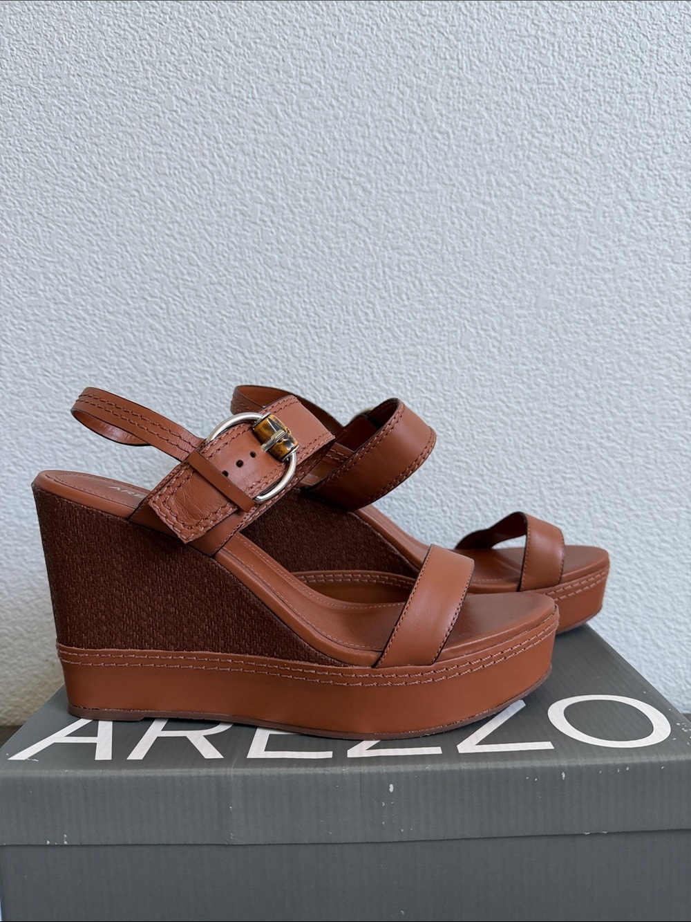 Arezzo Women's Sage Platform Sandal in Roast Caramel NIB